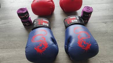 2 sets of Boxing, kickboxing gloves and wraps