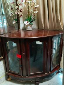 Kabinet tepi kayu