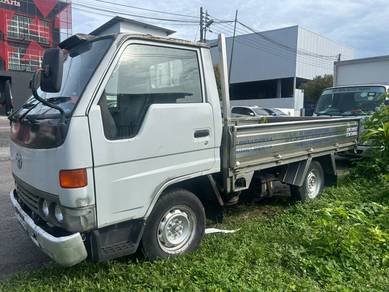Lori Toyota Dyna LY100R -Diesel 1996