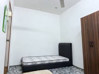 Room in Bayan Lepas, PNG