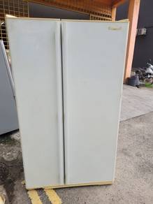 Kelvinator Ice Fridge Peti Sejuk Refrigerator Ais