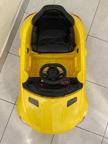 Toy car