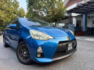 Toyota Prius c (HYBRID) in Bangi, SGR