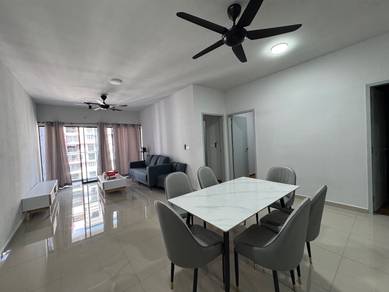 Condominium For Rent in Admiral Residences