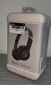 Beats Solo 4 - On-Ear Wireless Headphones