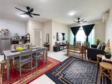 Condominium For Sale in Flora Rosa