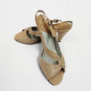 Christian Dior vintage nude feet heels