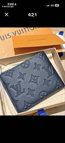 LV wallet (new)