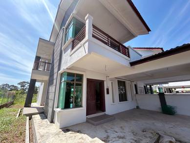 Semi-Detached House For Sale in Cheng,MLK