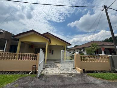 Semi-Detached House For Sale in Serendah,SGR