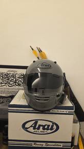 arai quantic full face helmet