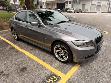 BMW 323i 23i (CKD) in Subang Jaya, SGR