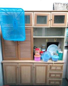 Kabinet Dapur Besar Bercermin