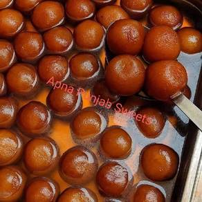 Gulab Jamun / Khoya Gulab Jamun (Indian Sweets)