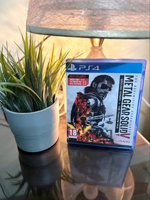 PS4 METAL Gear SOLID V: THE DEFINITIVE EXPERIENCE