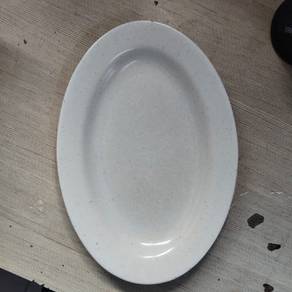 restaurant plates
