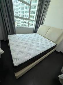Mattress for sale queen size 4 months old LIKE NEW