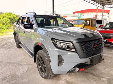 Nissan Navara PRO-4X in Salak Selatan, KUL