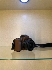 Canon m50 mark one with 45mm lens 64gb sd card