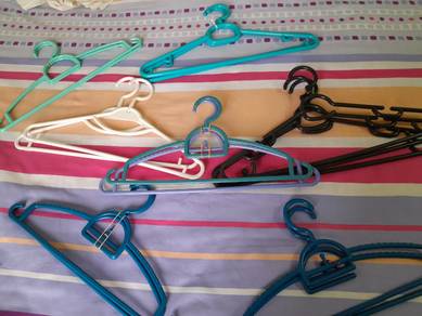 Hangers (mixed colours)