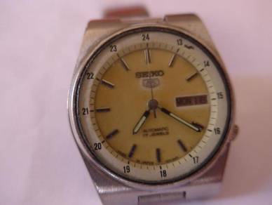 Seiko 5 Automatic 17 Jewels Yellow Dial Watch