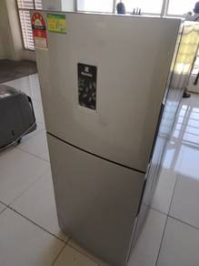 Electrolux 2 Door Fridge TF740