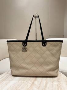 Chanel Shopping Fever Tote Bag In Beige & Black