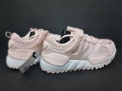 sport shoes size 5/35