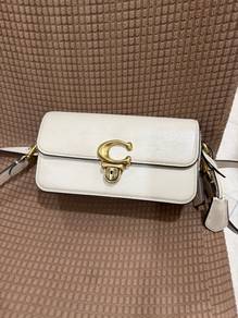Coach white Baguette Bag 🤍