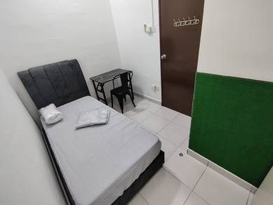 Room in Senai, JHR