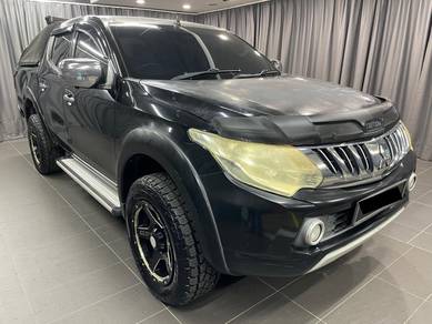 Mitsubishi Triton VGT A/T in Petaling Jaya, SGR