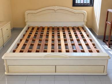 Queen size bed frame