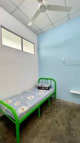 Room in Senai, JHR