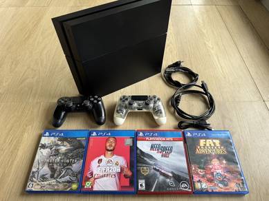 Ps4 Set 2 controler 4 Games