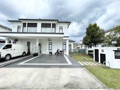 Semi-Detached House For Sale in Puncak Alam,SGR