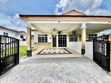 Semi-Detached House For Sale in Sik,KDH