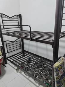 barang rumah , nak let go .. clear rumah.