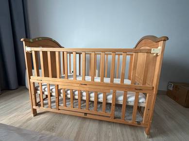 Solid wooden Belecoo Baby Cot