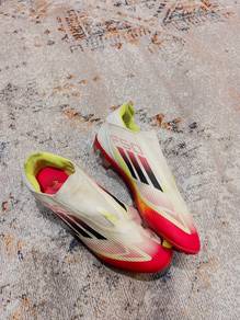 Kasut Bola Adidas F50