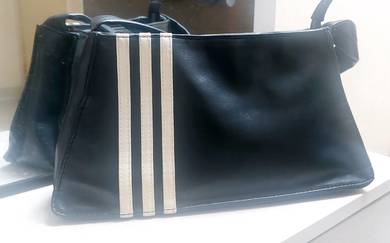 preloved adidas handbag (black) ori