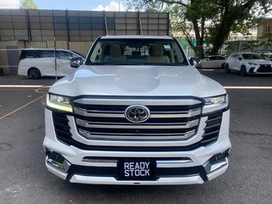 Toyota Land Cruiser ZX in City Centre, KUL