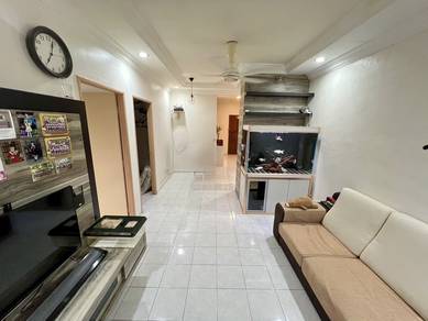 Apartment For Sale in Relau Vista