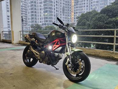 Ducati Monster 795