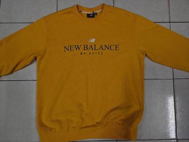 New Balance Athletics Sweatshirt (L) 🍯