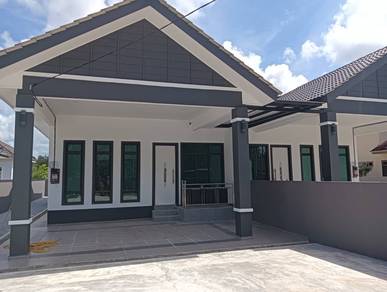 Semi-Detached House For Sale in Marang,TRG