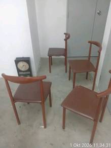 meja mkn siap.kerusi