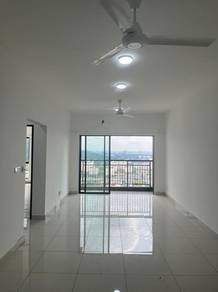 Condominium For Rent in The Holmes 2