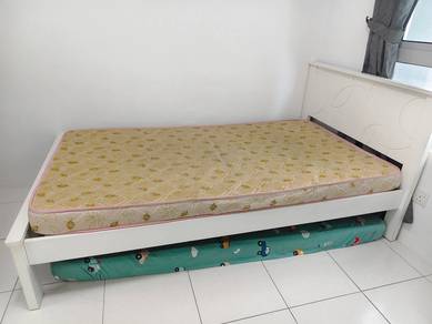 Pull out bed