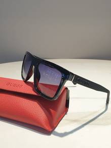 Guess 00166-01D-C