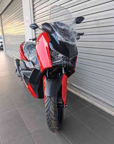 Yamaha XMAX